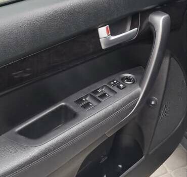 Кіа Соренто 2013 у Тернополі на Automoto.ua Червоний Кіа Соренто, об'ємом двигуна 2.36 л та пробігом 180 тис. км за 13200 $, фото 11 на Automoto.ua