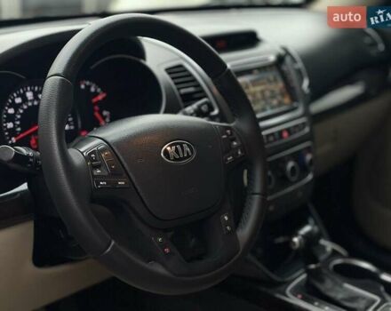 Червоний Кіа Соренто, об'ємом двигуна 2.4 л та пробігом 198 тис. км за 12500 $, фото 13 на Automoto.ua