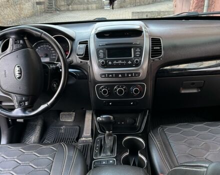 Красный Киа Соренто, объемом двигателя 2.4 л и пробегом 197 тыс. км за 14200 $, фото 6 на Automoto.ua