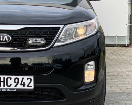 Красный Киа Соренто, объемом двигателя 2.2 л и пробегом 229 тыс. км за 15950 $, фото 3 на Automoto.ua