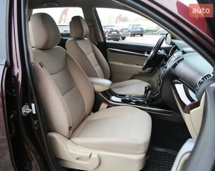 Красный Киа Соренто, объемом двигателя 2.36 л и пробегом 203 тыс. км за 13000 $, фото 11 на Automoto.ua