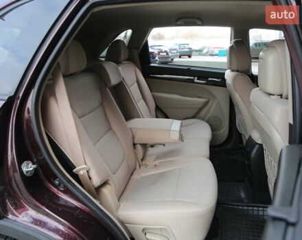 Красный Киа Соренто, объемом двигателя 2.36 л и пробегом 203 тыс. км за 13000 $, фото 10 на Automoto.ua