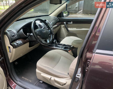 Червоний Кіа Соренто, об'ємом двигуна 2.35 л та пробігом 185 тис. км за 12100 $, фото 13 на Automoto.ua