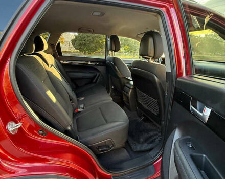 Червоний Кіа Соренто, об'ємом двигуна 2.4 л та пробігом 170 тис. км за 11900 $, фото 7 на Automoto.ua