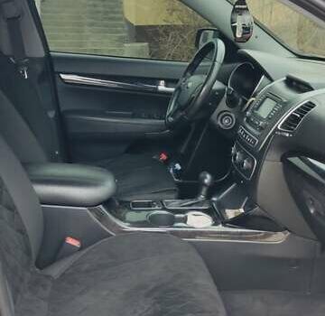 Червоний Кіа Соренто, об'ємом двигуна 2.4 л та пробігом 216 тис. км за 14900 $, фото 4 на Automoto.ua