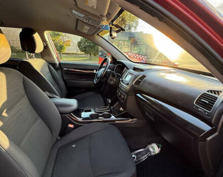 Червоний Кіа Соренто, об'ємом двигуна 2.4 л та пробігом 170 тис. км за 11900 $, фото 6 на Automoto.ua