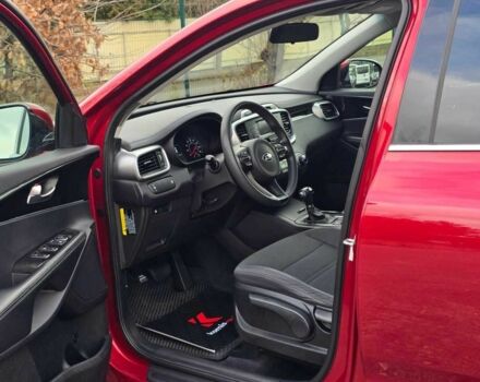 Красный Киа Соренто, объемом двигателя 2.4 л и пробегом 160 тыс. км за 12499 $, фото 6 на Automoto.ua