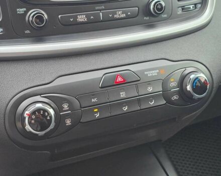 Красный Киа Соренто, объемом двигателя 2.4 л и пробегом 160 тыс. км за 12499 $, фото 10 на Automoto.ua