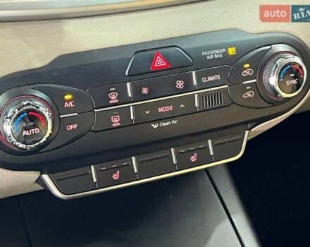 Красный Киа Соренто, объемом двигателя 2.36 л и пробегом 113 тыс. км за 15700 $, фото 11 на Automoto.ua