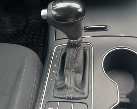 Красный Киа Соренто, объемом двигателя 2.36 л и пробегом 130 тыс. км за 17500 $, фото 14 на Automoto.ua