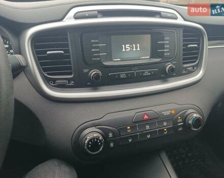 Красный Киа Соренто, объемом двигателя 2.36 л и пробегом 130 тыс. км за 17500 $, фото 8 на Automoto.ua