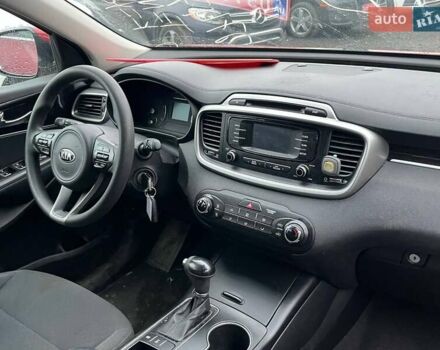 Красный Киа Соренто, объемом двигателя 2.4 л и пробегом 169 тыс. км за 9500 $, фото 10 на Automoto.ua