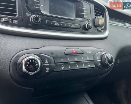 Красный Киа Соренто, объемом двигателя 2.4 л и пробегом 169 тыс. км за 9500 $, фото 16 на Automoto.ua