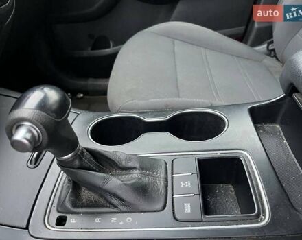 Красный Киа Соренто, объемом двигателя 2.4 л и пробегом 169 тыс. км за 9500 $, фото 14 на Automoto.ua