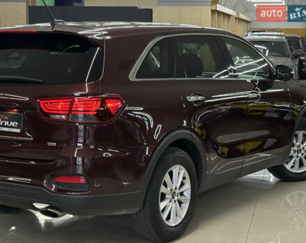 Красный Киа Соренто, объемом двигателя 2.36 л и пробегом 96 тыс. км за 17999 $, фото 7 на Automoto.ua