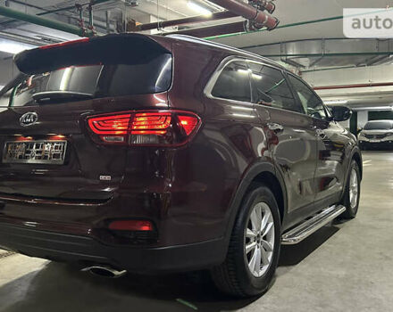 Красный Киа Соренто, объемом двигателя 2.36 л и пробегом 99 тыс. км за 18900 $, фото 11 на Automoto.ua