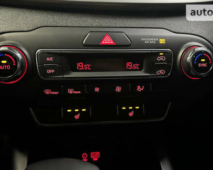 Красный Киа Соренто, объемом двигателя 2.36 л и пробегом 99 тыс. км за 18900 $, фото 46 на Automoto.ua