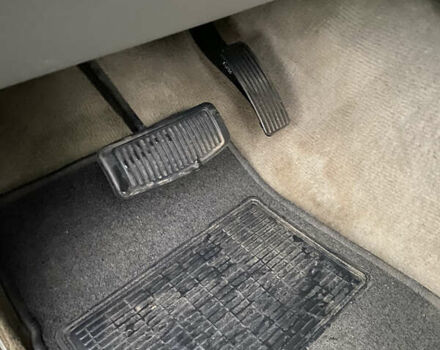 Киа Соренто, объемом двигателя 2.5 л и пробегом 225 тыс. км за 4200 $, фото 5 на Automoto.ua