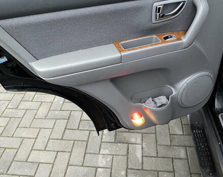 Киа Соренто, объемом двигателя 2.5 л и пробегом 225 тыс. км за 4200 $, фото 4 на Automoto.ua