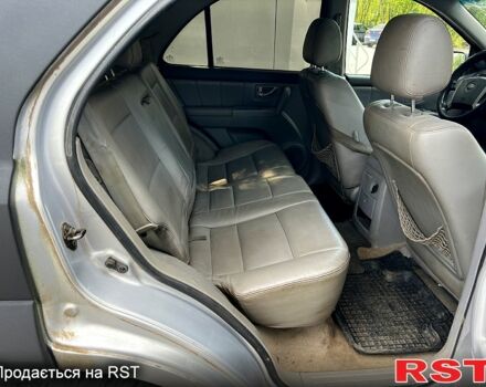 Киа Соренто, объемом двигателя 2.5 л и пробегом 300 тыс. км за 3500 $, фото 4 на Automoto.ua