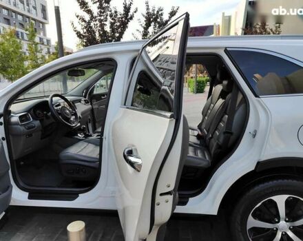Кіа Соренто, об'ємом двигуна 2 л та пробігом 187 тис. км за 12990 $, фото 5 на Automoto.ua