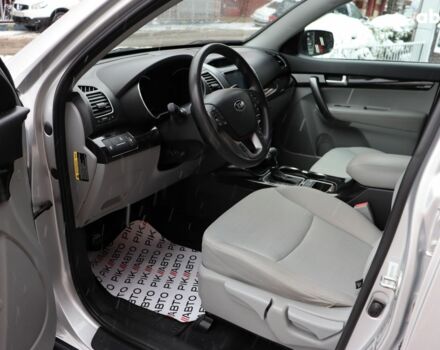 Киа Соренто, объемом двигателя 2.4 л и пробегом 77 тыс. км за 12900 $, фото 3 на Automoto.ua
