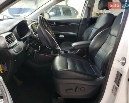 Киа Соренто, объемом двигателя 2 л и пробегом 98 тыс. км за 2000 $, фото 6 на Automoto.ua
