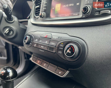 Киа Соренто 2016 в Трускавце на Automoto.ua Киа Соренто, объемом двигателя 0 л и пробегом 225 тыс. км за 23000 $, фото 21 на Automoto.ua