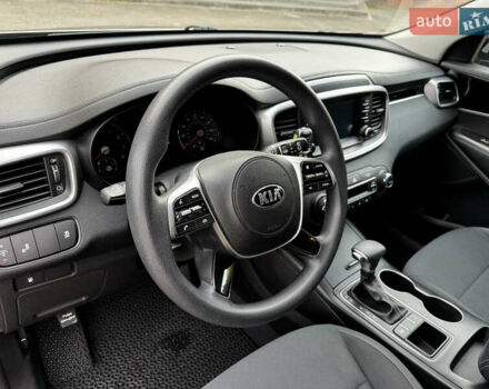 Киа Соренто, объемом двигателя 3.3 л и пробегом 169 тыс. км за 15000 $, фото 16 на Automoto.ua