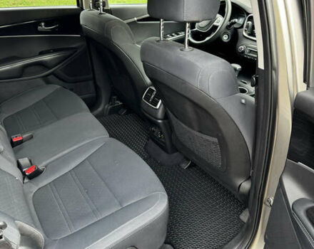 Киа Соренто, объемом двигателя 3.3 л и пробегом 169 тыс. км за 15000 $, фото 12 на Automoto.ua