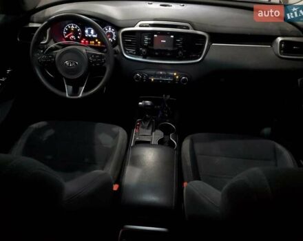 Киа Соренто, объемом двигателя 2.4 л и пробегом 153 тыс. км за 2200 $, фото 7 на Automoto.ua