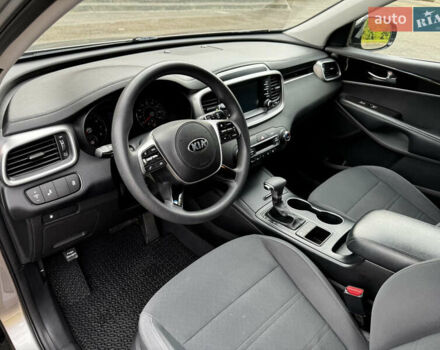 Киа Соренто, объемом двигателя 3.3 л и пробегом 169 тыс. км за 15000 $, фото 17 на Automoto.ua