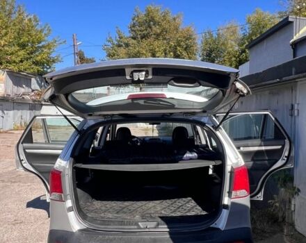 Серый Киа Соренто, объемом двигателя 2.4 л и пробегом 200 тыс. км за 10800 $, фото 2 на Automoto.ua