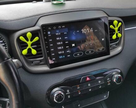 Серый Киа Соренто, объемом двигателя 2 л и пробегом 194 тыс. км за 21000 $, фото 4 на Automoto.ua