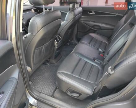 Серый Киа Соренто, объемом двигателя 2 л и пробегом 194 тыс. км за 21000 $, фото 5 на Automoto.ua