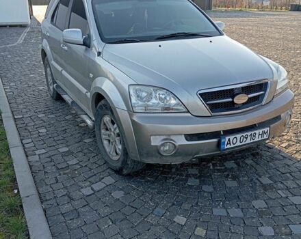 Серый Киа Соренто, объемом двигателя 2.5 л и пробегом 350 тыс. км за 4800 $, фото 2 на Automoto.ua