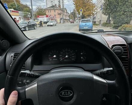 Киа Соренто 2003 в Черновцах на Automoto.ua Серый Киа Соренто, объемом двигателя 2.5 л и пробегом 312 тыс. км за 5300 $, фото 4 на Automoto.ua