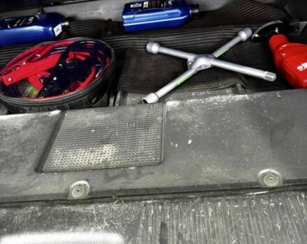 Серый Киа Соренто, объемом двигателя 2.5 л и пробегом 400 тыс. км за 3500 $, фото 6 на Automoto.ua