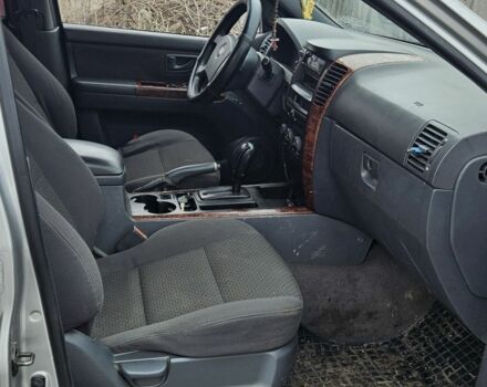 Серый Киа Соренто, объемом двигателя 2.5 л и пробегом 203 тыс. км за 3100 $, фото 7 на Automoto.ua