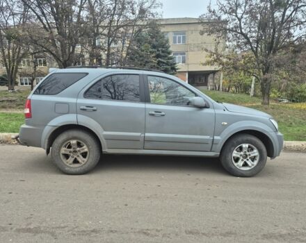 Серый Киа Соренто, объемом двигателя 2.4 л и пробегом 260 тыс. км за 4500 $, фото 2 на Automoto.ua