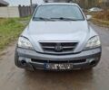 Серый Киа Соренто, объемом двигателя 2.5 л и пробегом 290 тыс. км за 2100 $, фото 3 на Automoto.ua