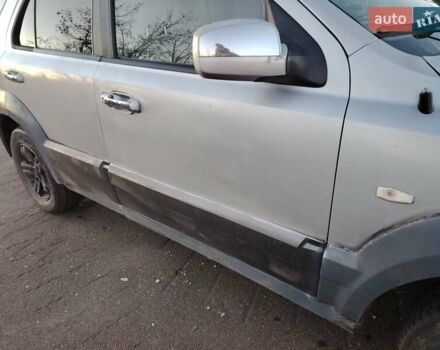 Серый Киа Соренто, объемом двигателя 2.5 л и пробегом 300 тыс. км за 3500 $, фото 5 на Automoto.ua