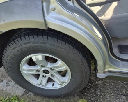 Серый Киа Соренто, объемом двигателя 2.5 л и пробегом 284 тыс. км за 5000 $, фото 4 на Automoto.ua