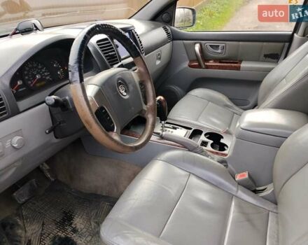 Серый Киа Соренто, объемом двигателя 2.5 л и пробегом 300 тыс. км за 2789 $, фото 4 на Automoto.ua