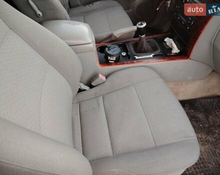 Серый Киа Соренто, объемом двигателя 2.5 л и пробегом 300 тыс. км за 3500 $, фото 1 на Automoto.ua