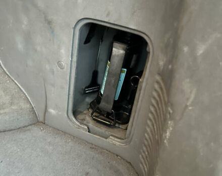 Сірий Кіа Соренто, об'ємом двигуна 2.5 л та пробігом 302 тис. км за 6100 $, фото 22 на Automoto.ua