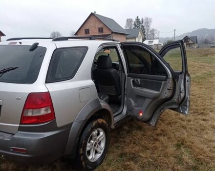 Серый Киа Соренто, объемом двигателя 2.5 л и пробегом 240 тыс. км за 2700 $, фото 5 на Automoto.ua