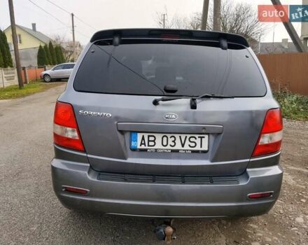 Серый Киа Соренто, объемом двигателя 2.5 л и пробегом 300 тыс. км за 2789 $, фото 3 на Automoto.ua