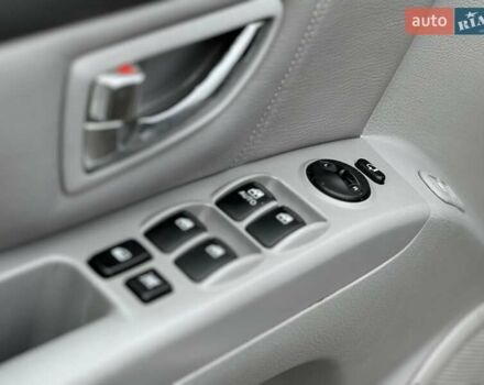 Киа Соренто 2004 в Черновцах на Automoto.ua Серый Киа Соренто, объемом двигателя 3.5 л и пробегом 290 тыс. км за 7350 $, фото 13 на Automoto.ua