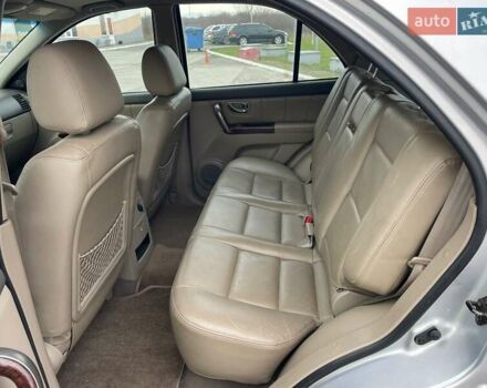 Серый Киа Соренто, объемом двигателя 2.5 л и пробегом 274 тыс. км за 3700 $, фото 15 на Automoto.ua